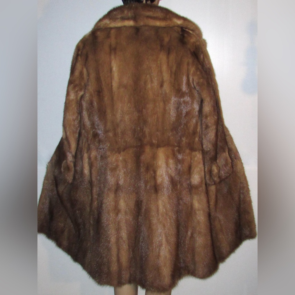 Vintage real light brown mink fur coat. Size medium /very nice. - Picture 2 of 4